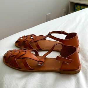 Women’s size 39 / 8.5, Zara sandals.